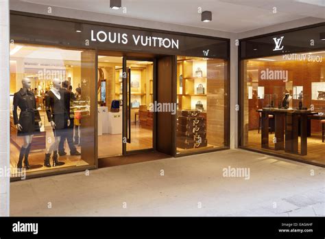 louis vuitton venice book|Louis Vuitton store Venice.